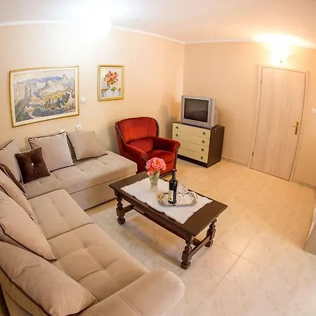 Lidia Apartament Budva